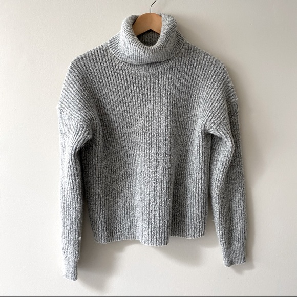 CALVIN KLEIN | Basic Chunky Sweater - Picture 2 of 13